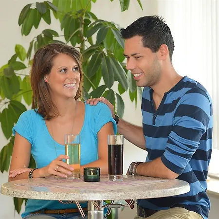 Hotel-resort - Adults Only מלון